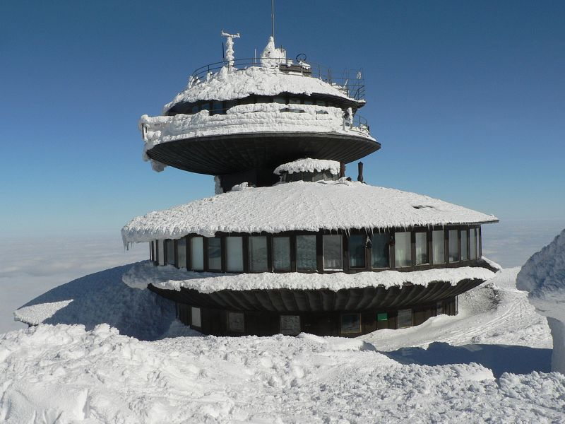 Illustration for article titled The Most Amazing Meteorological And Space Observatories Ever Built